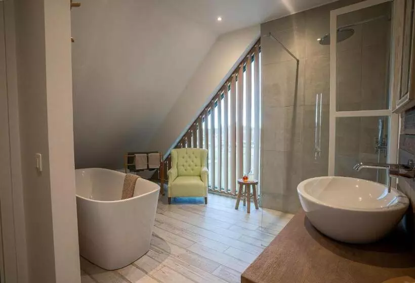 Aamiaismajoitus (B&B) Les Arbres Sous Le Vent à 10 Min De Pairi Daiza