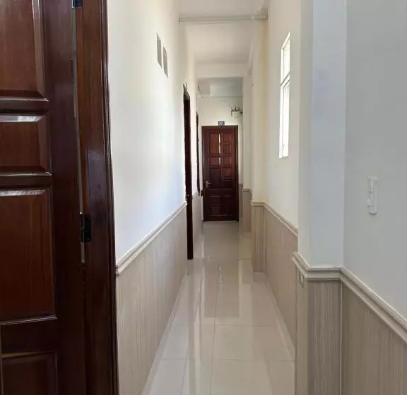تختخواب و صبحانه Motel Hồ Xuân