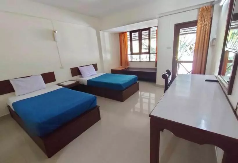 Hotelli โรงแรมสบายโฮเต็ล