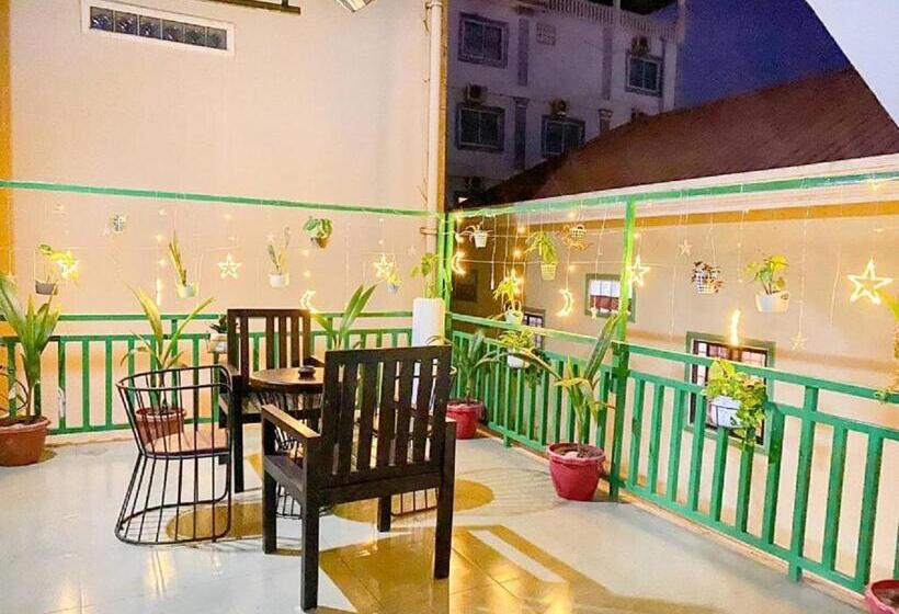 פנסיון Centro Guest House