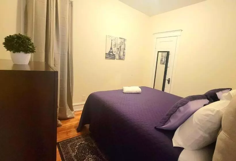 ペンション Chateau De Woodlawn   Room I   La Tour Eiffel