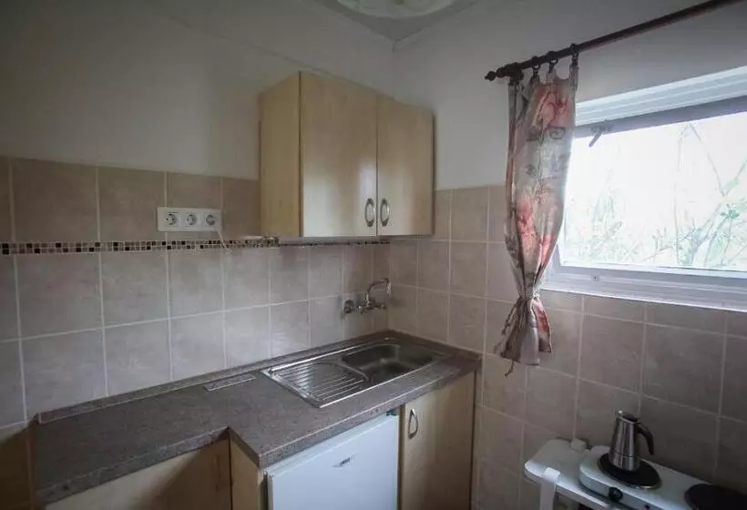 پانسیون Hellényi Apartmanok
