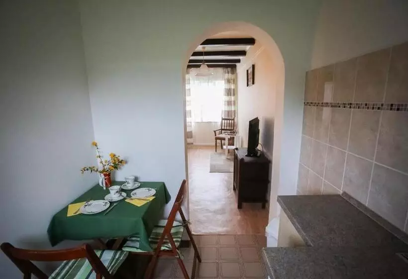 پانسیون Hellényi Apartmanok