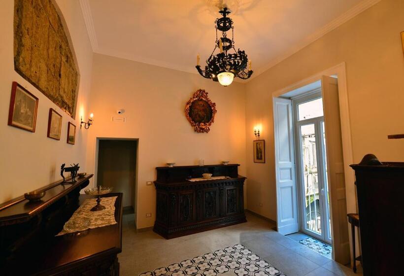 پانسیون Xenia Neapolis