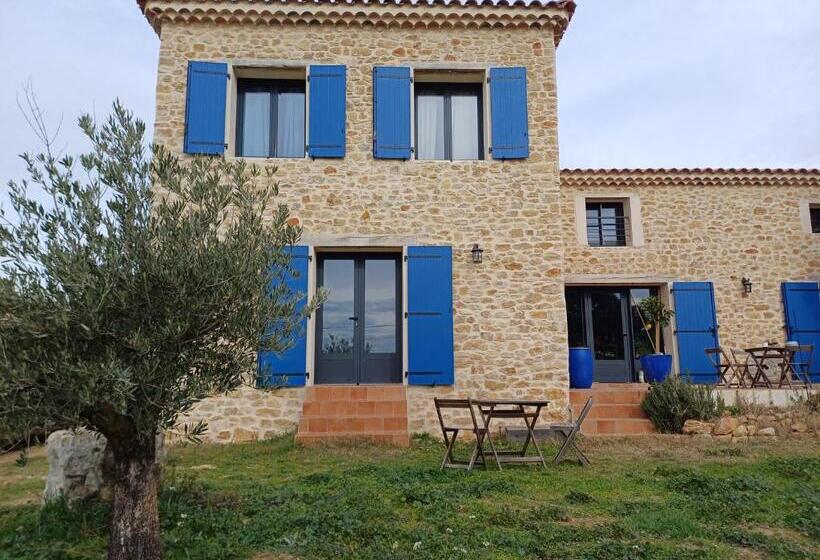 住宿加早餐  La Maison Aux Volets Bleus