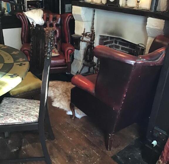 ベッドアンドブレックファースト The Old Merchants House   The Highlands Room