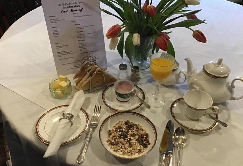 ベッドアンドブレックファースト The Old Merchants House   The Highlands Room