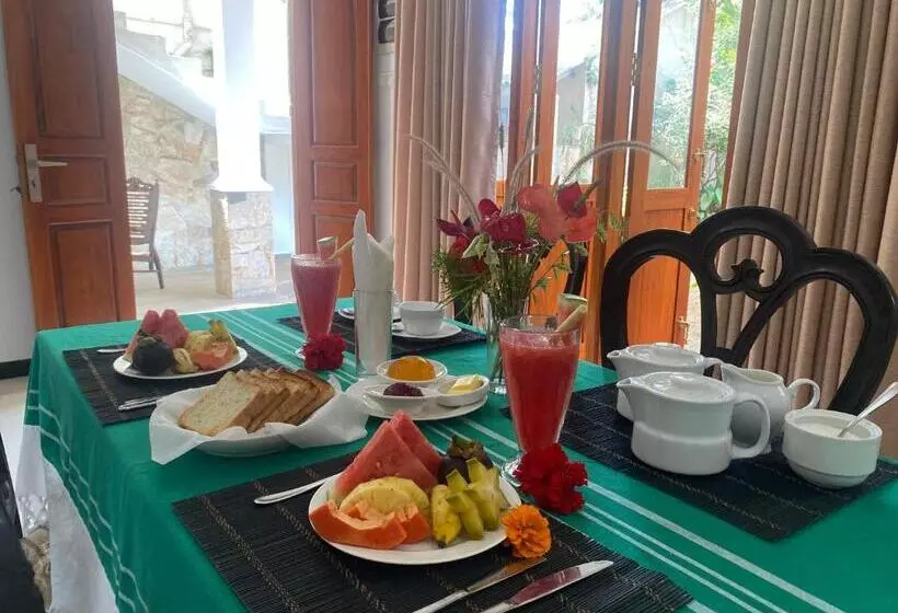 Hotelli Sandaru Villa