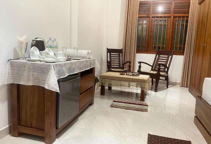 Отель Sandaru Villa