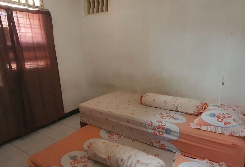 Hotel Spot On 93681 Qodri Homestay Syariah