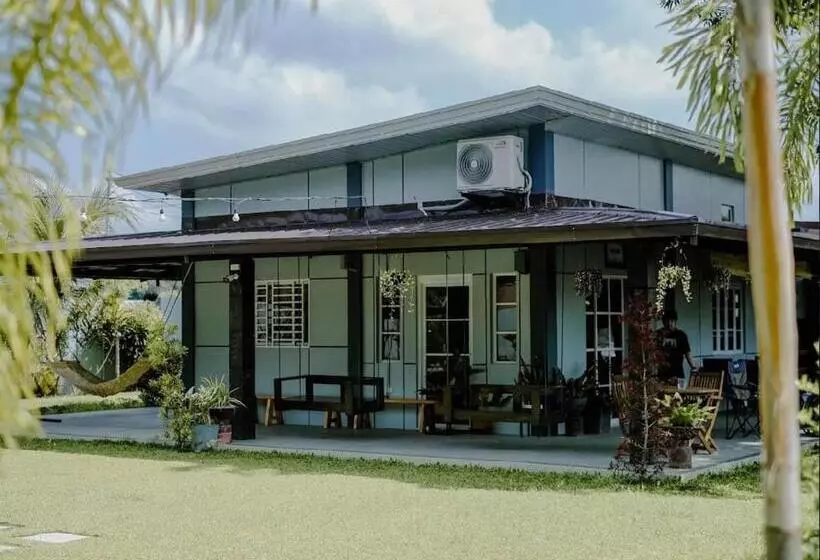 ホテル The Farmhouse Pampanga