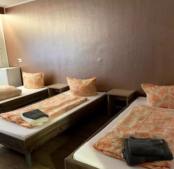 Majatalo Monteurzimmer   Karlsbad