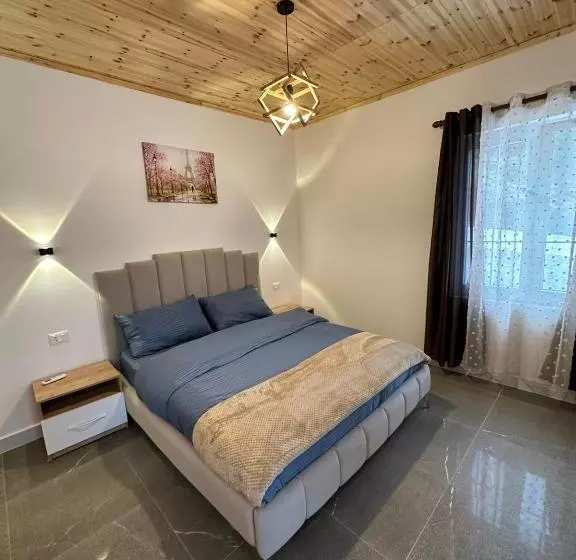 Pensão Qyteza Guest House & Camping