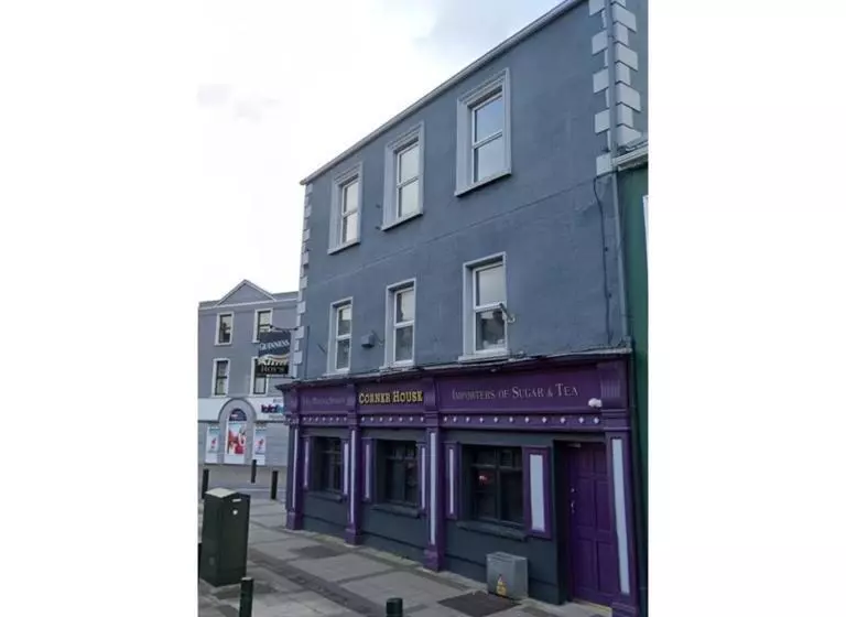 ペンション The Corner House Longford Town