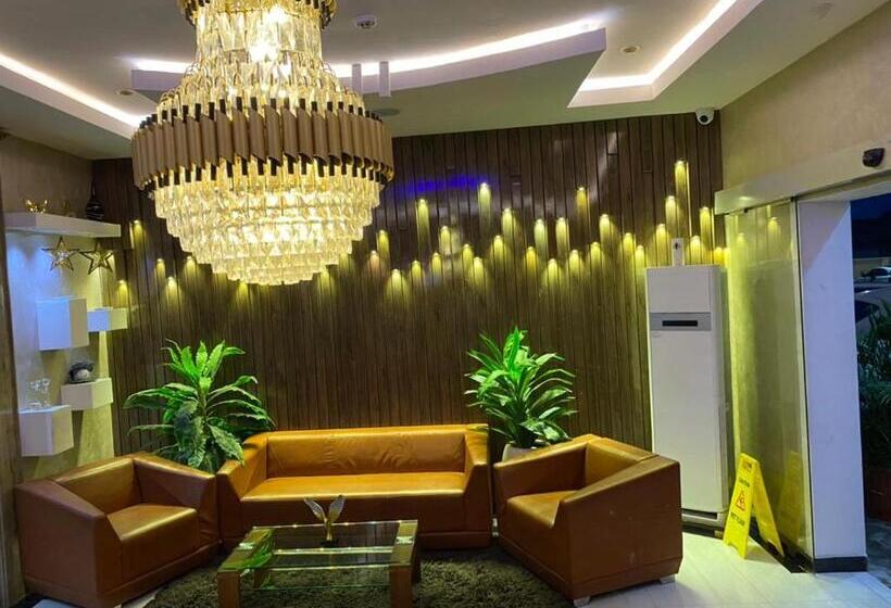 Chillers Hotel And Suites