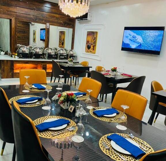 Chillers Hotel And Suites