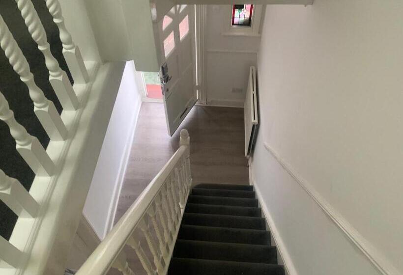 Hotelli The London En Suite