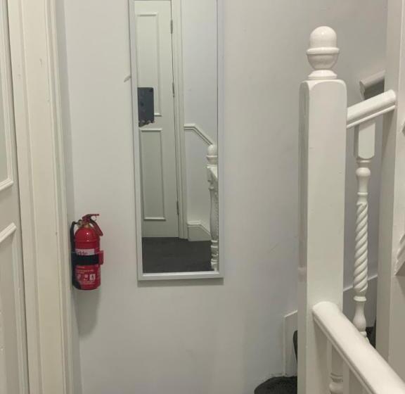 Hotelli The London En Suite