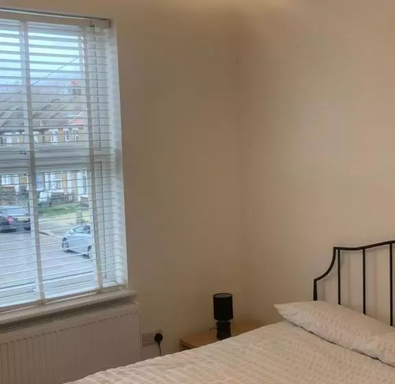 ホテル The London En Suite