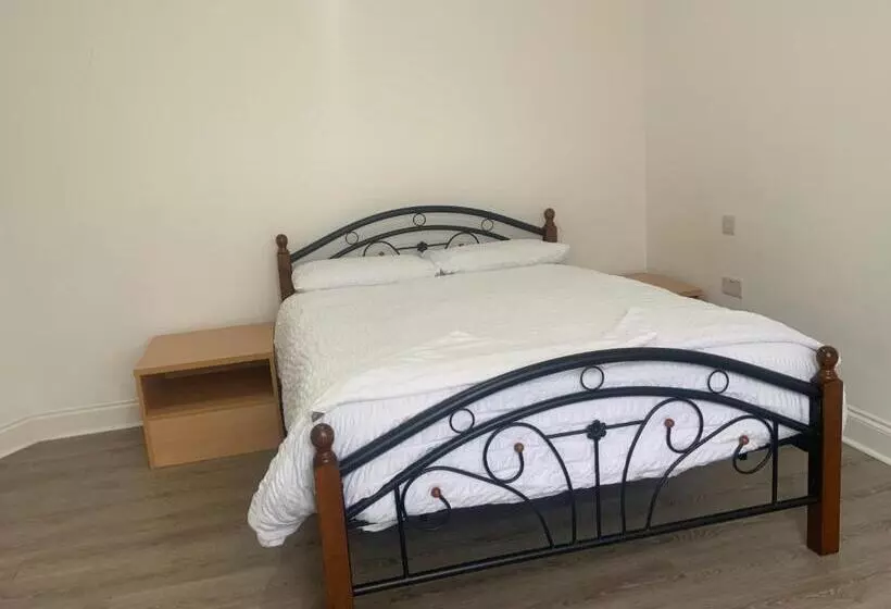 ホテル The London En Suite