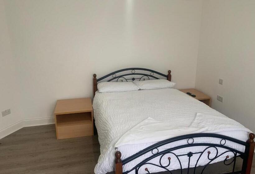 Hotelli The London En Suite