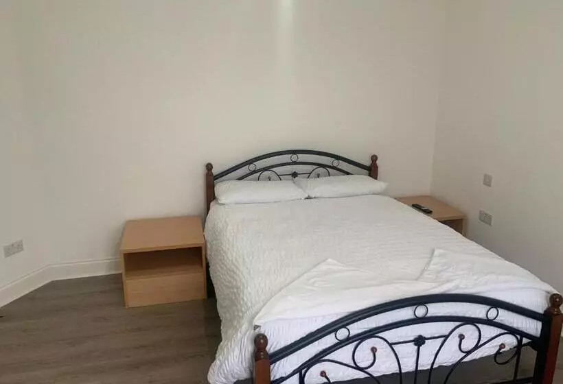 ホテル The London En Suite