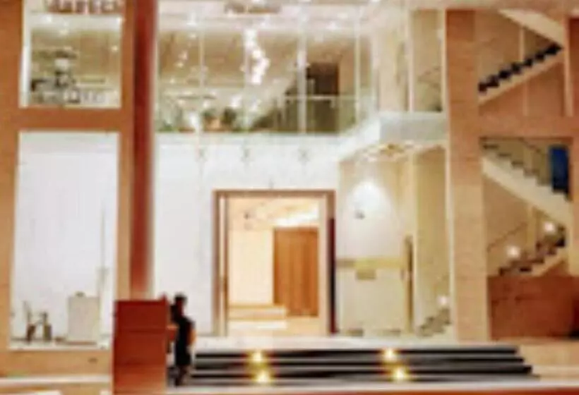 ホテル Royal Rasraj , Dhule