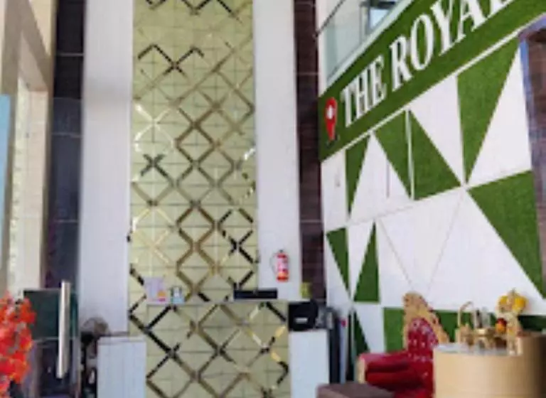 ホテル Royal Rasraj , Dhule