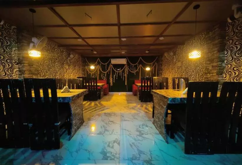 ホテル Shivaay Inn