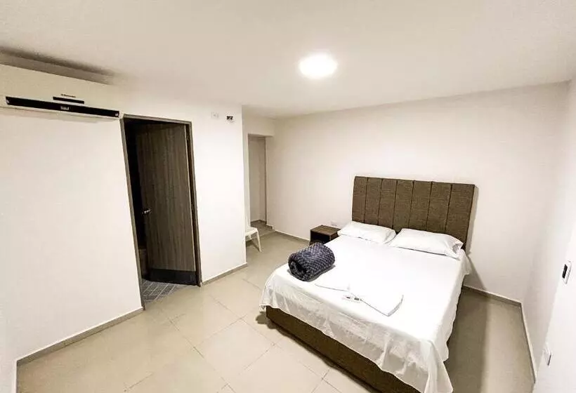 هتل Y Restaurante Oasis