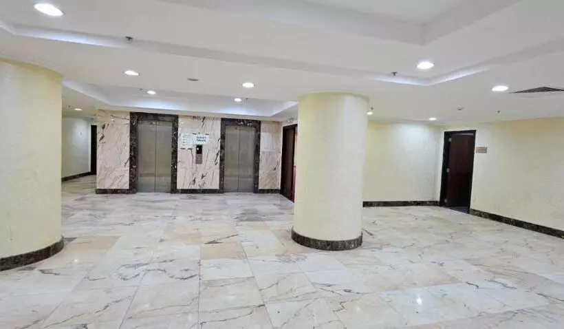 فندق إي دبليو جي النزهة متوفر توصيل مجاني للحرم