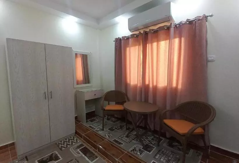 هاستل The Heaven Pyramids View