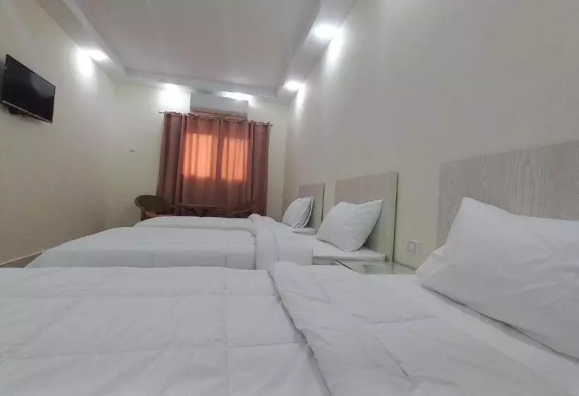 هاستل The Heaven Pyramids View