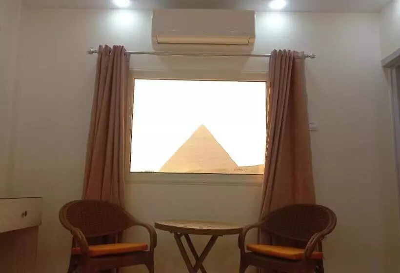 هاستل The Heaven Pyramids View