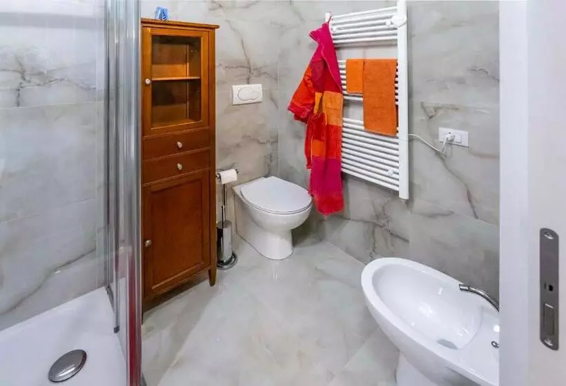 تختخواب و صبحانه Lillac Cottage