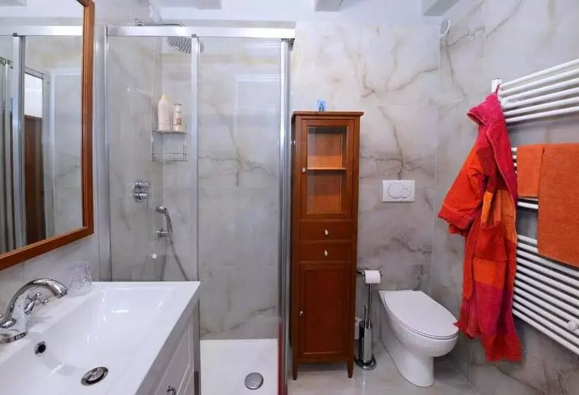 تختخواب و صبحانه Lillac Cottage