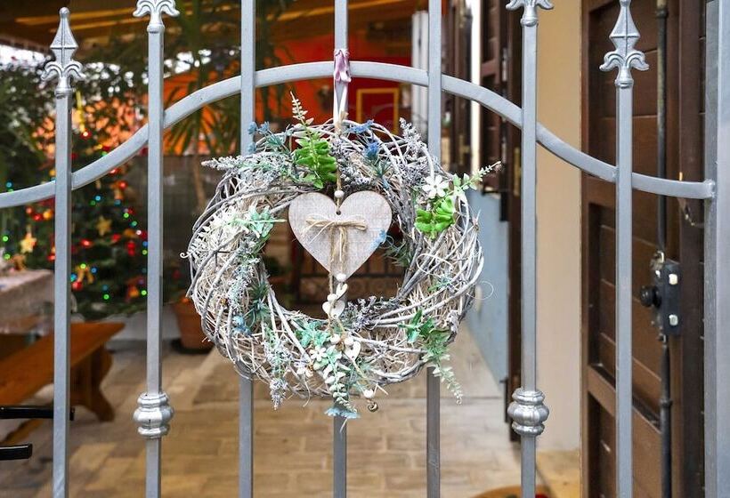 تختخواب و صبحانه Lillac Cottage