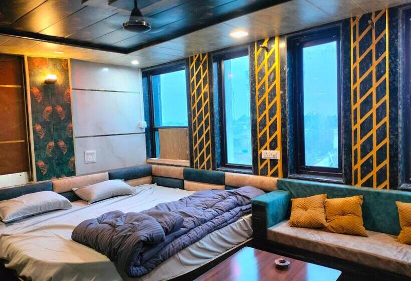 호텔 Prem Shanti Inn