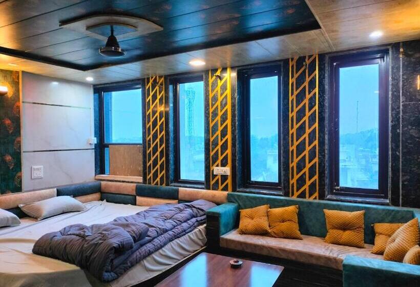 호텔 Prem Shanti Inn