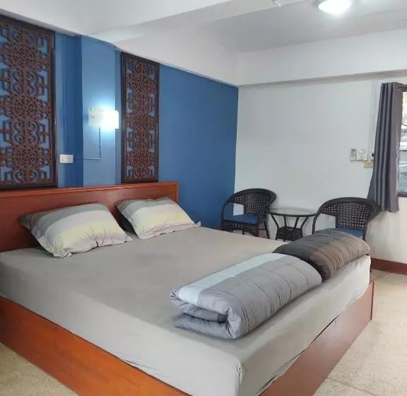 Hotelli Ratchawong Place ราชวงศ์ เพลส   หลังพ่อขุน