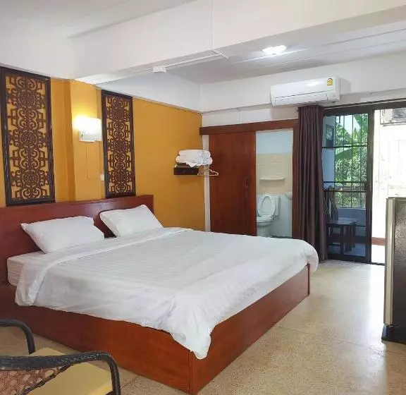 Hotelli Ratchawong Place ราชวงศ์ เพลส   หลังพ่อขุน