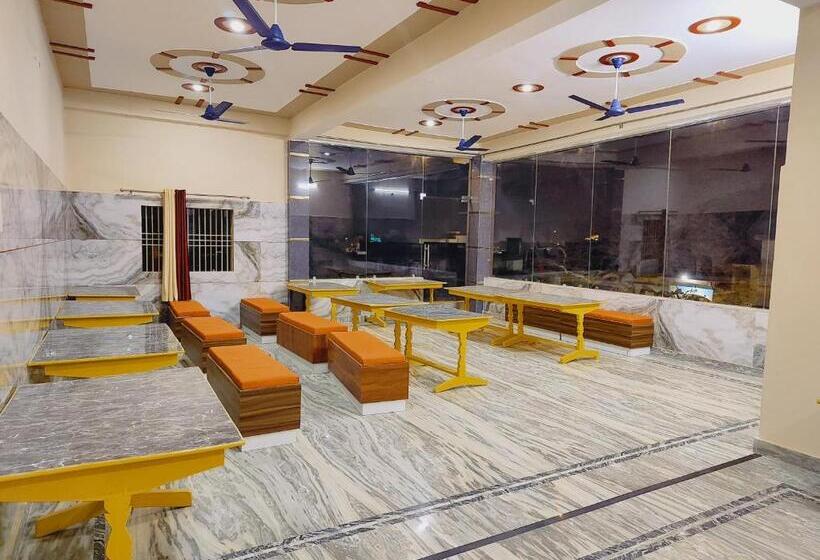 호텔 Shree Venktesh Nilayam 300 M From Ram Janam Bhumi