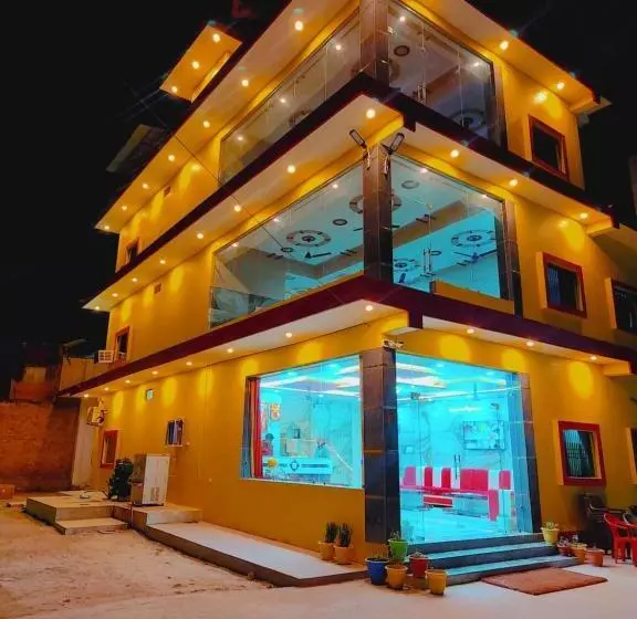 Hotelli Shree Venktesh Nilayam 300 M From Ram Janam Bhumi