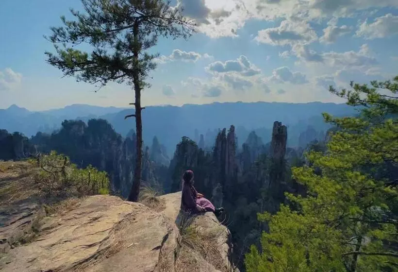 Hotelli Zhangjiajie Yolo Resort  Within Zhangjiajie National Forest Park