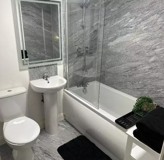 Beautiful Basement Apartment