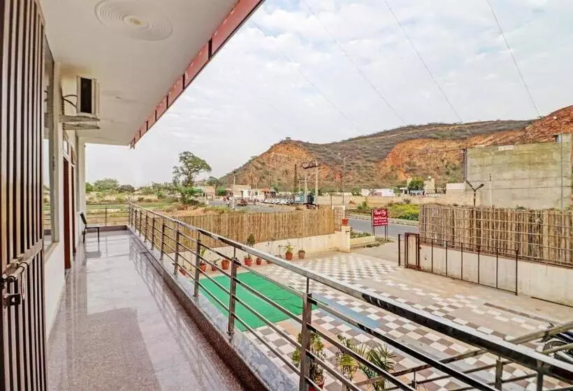 Oyo Hotel Redfly Inn