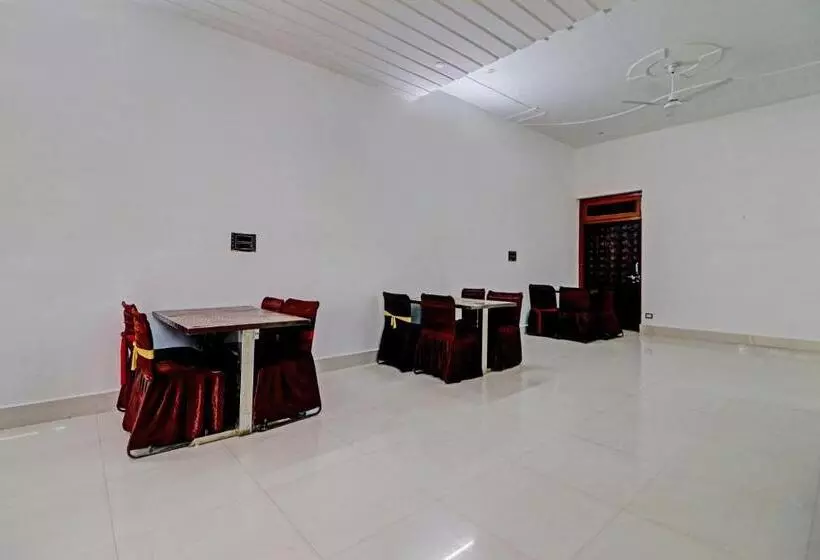 Oyo Hotel Redfly Inn