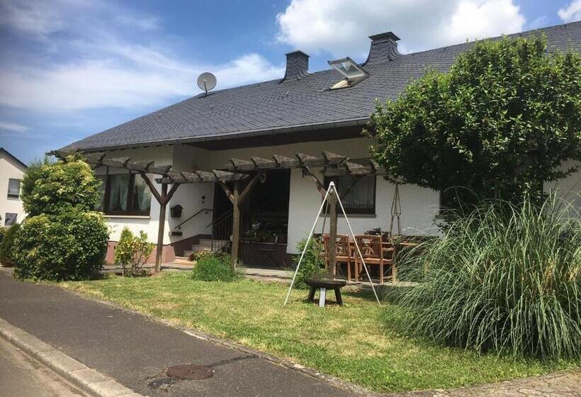 פנסיון Gästehaus A21