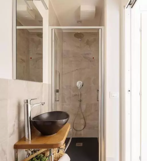 پانسیون Midtown, Terre Marine