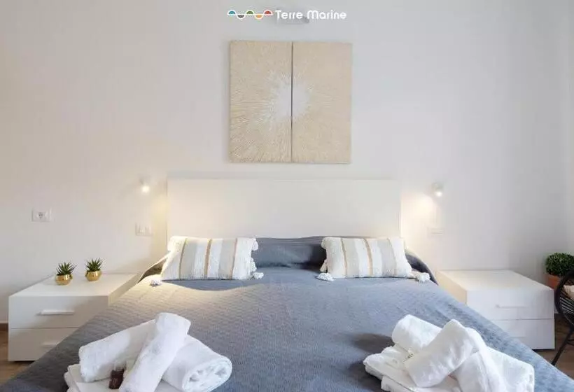 پانسیون Midtown, Terre Marine